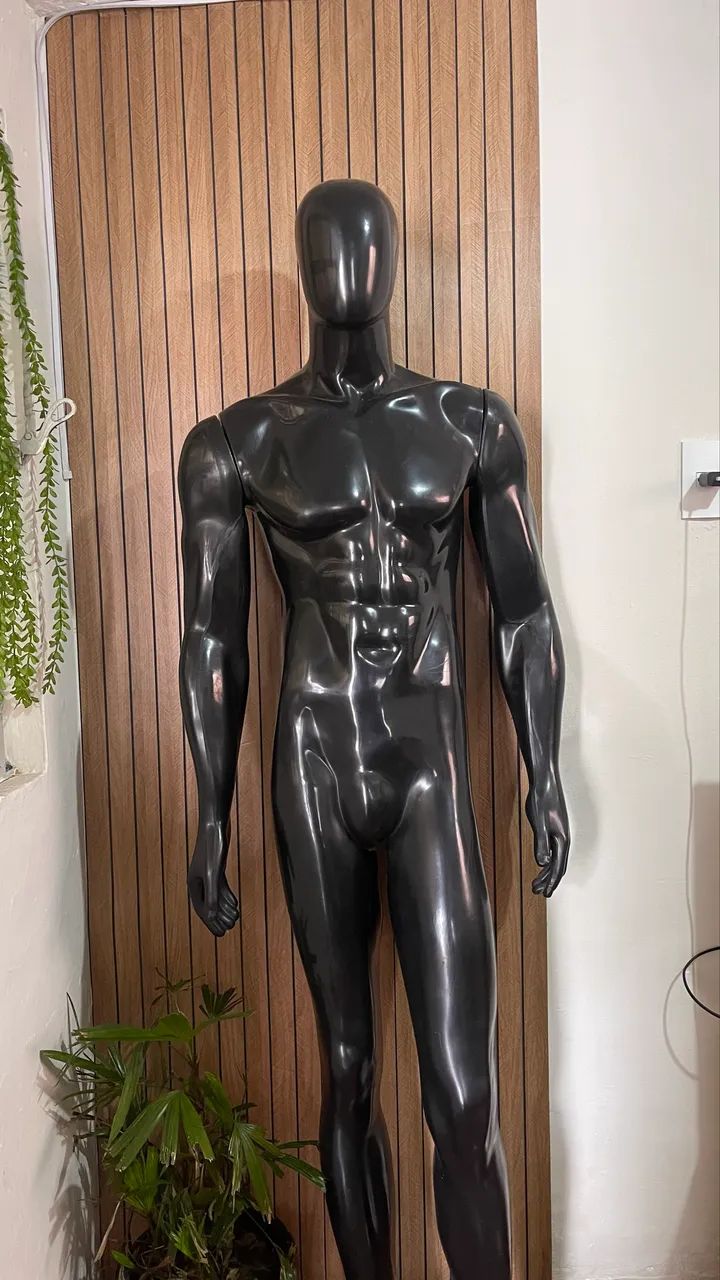 Manequim Masculino Preto - Excelente Estado  - Foto 3