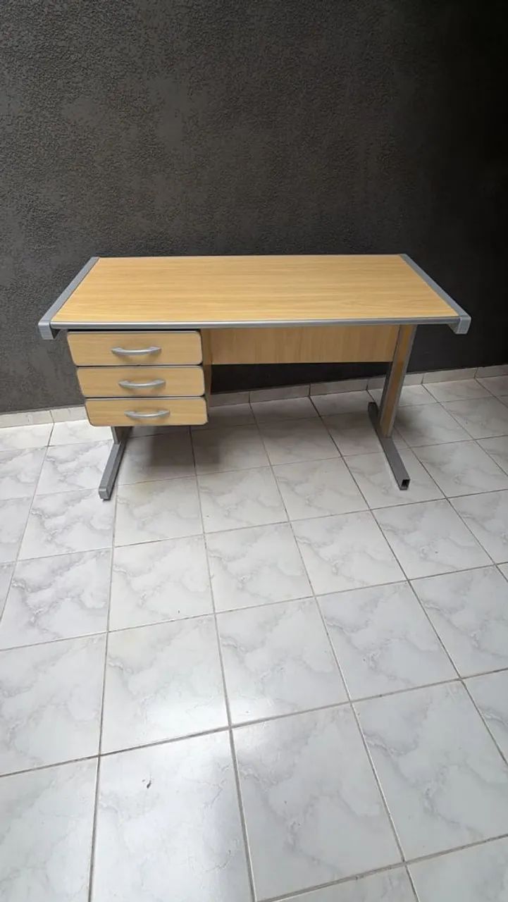 Mesa de Escritório 