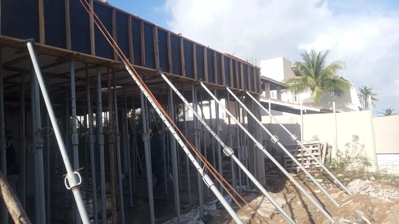 Pai e filhos mestre de obra  - Foto 3