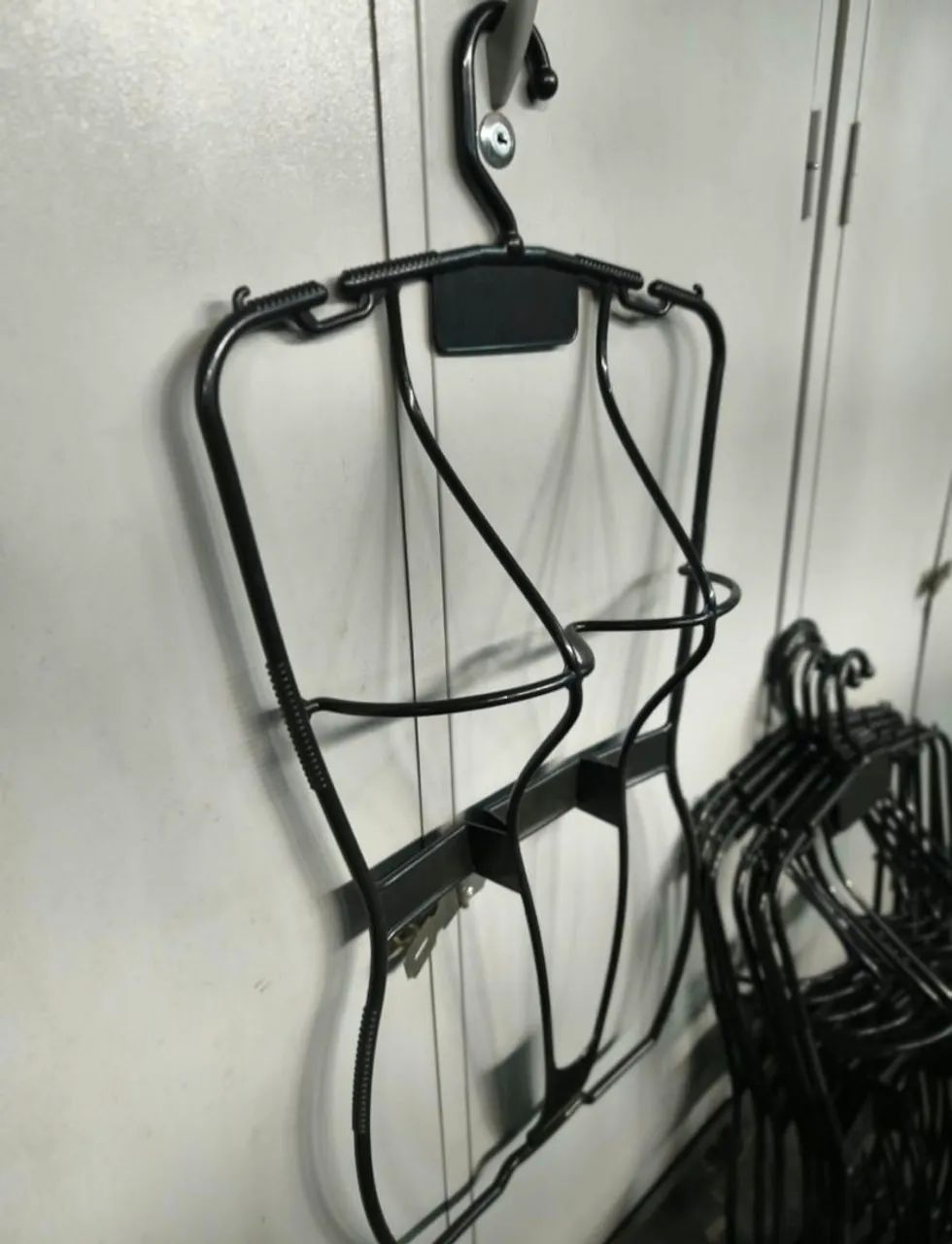 Cabides meio corpo 