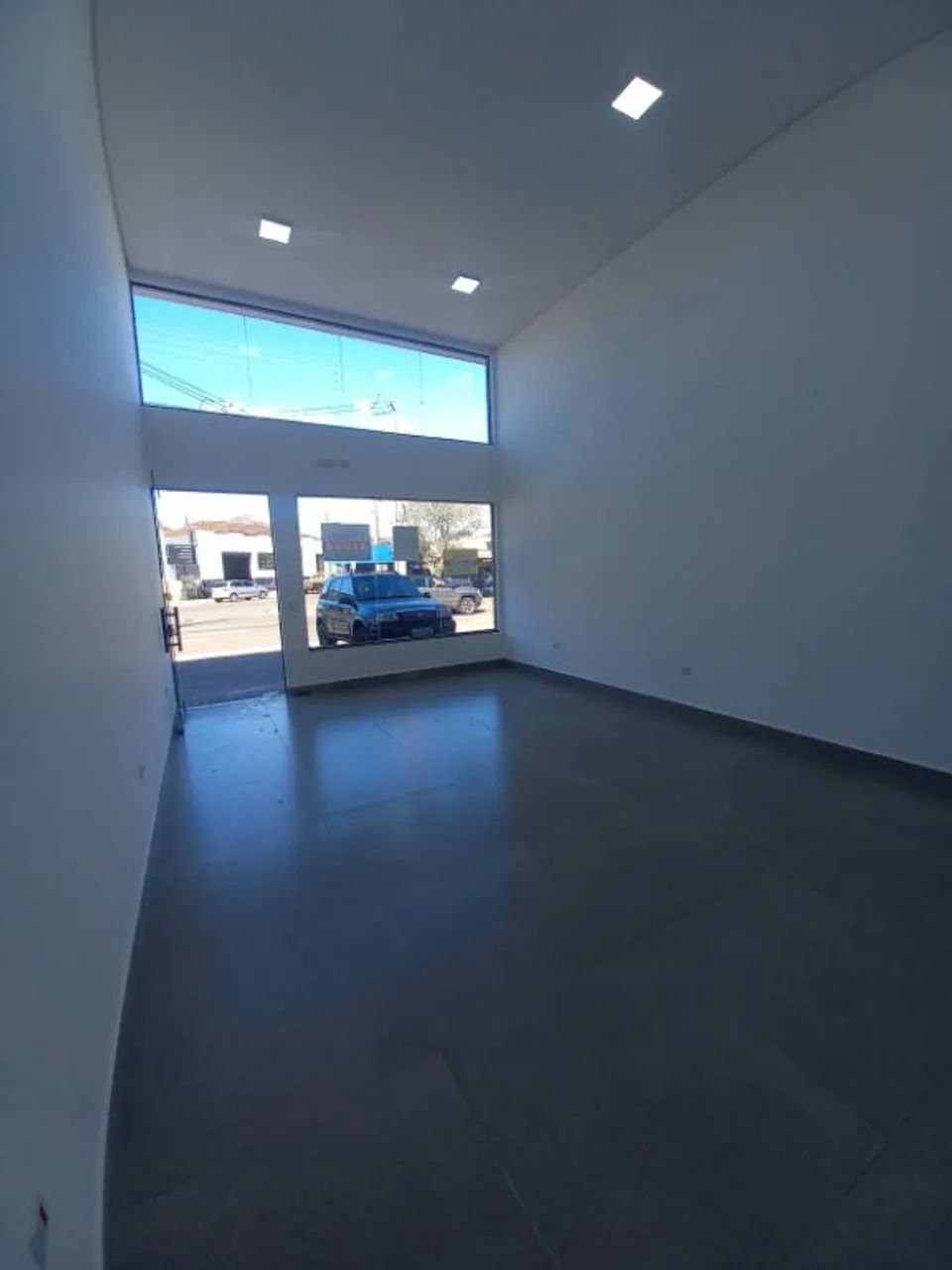 Sala Comercial com ambiente amplo e versátil. Ideal para escritório, comércio ou prestação - Foto 4