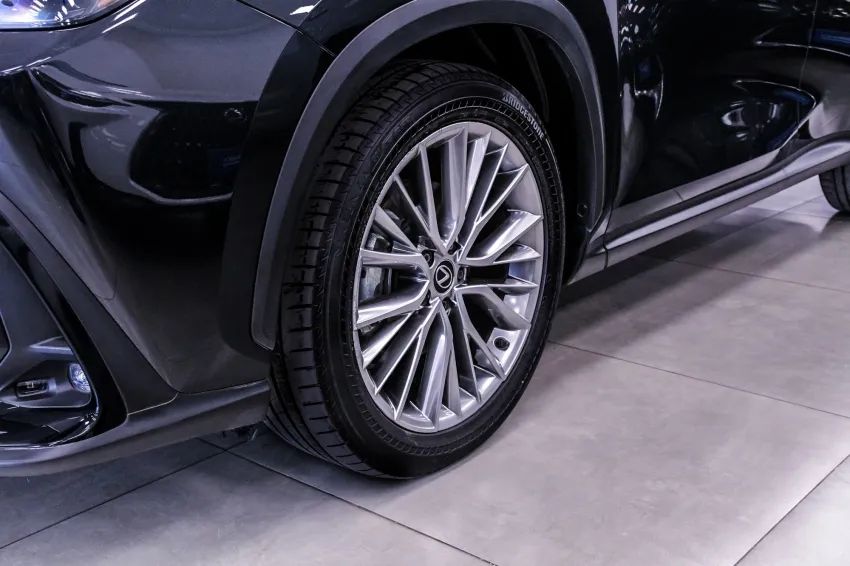 Lexus NX-350h Luxury 2.5 16V Aut. (hybrid), foto 2 de 19