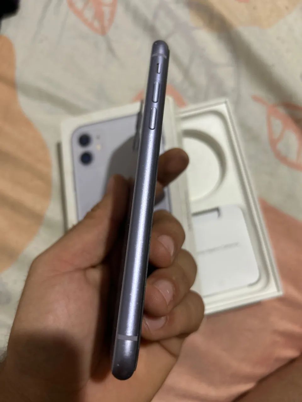 iPhone 11 64 g muito novo  - Foto 2