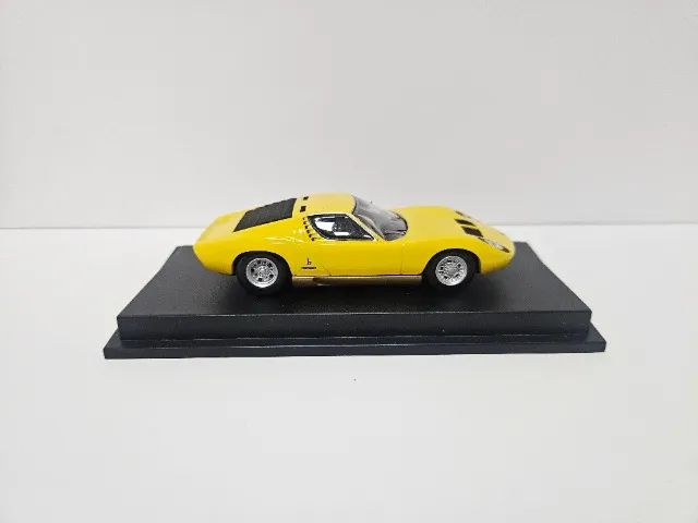 Miniatura 1:43 Lamborghini Miura Amarela Autostrada TZ-01022