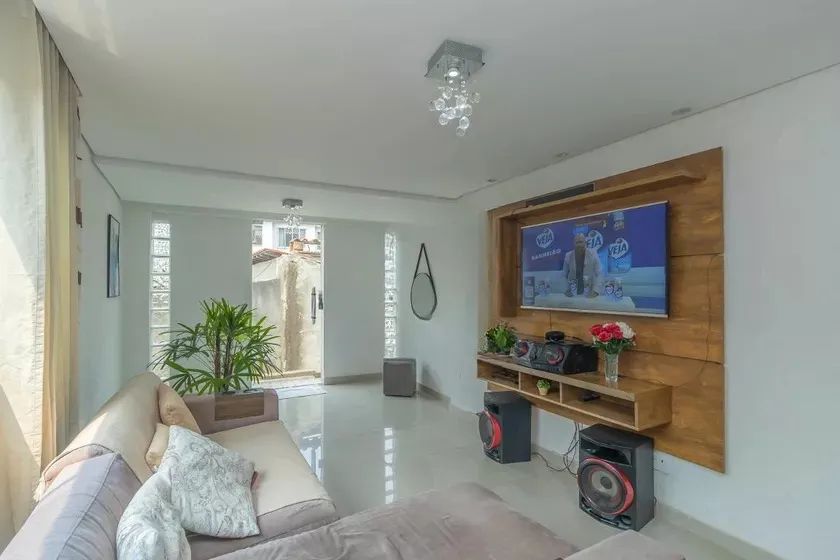 Casa à Venda - Nova Suíssa, 4 Quartos, 150 m2