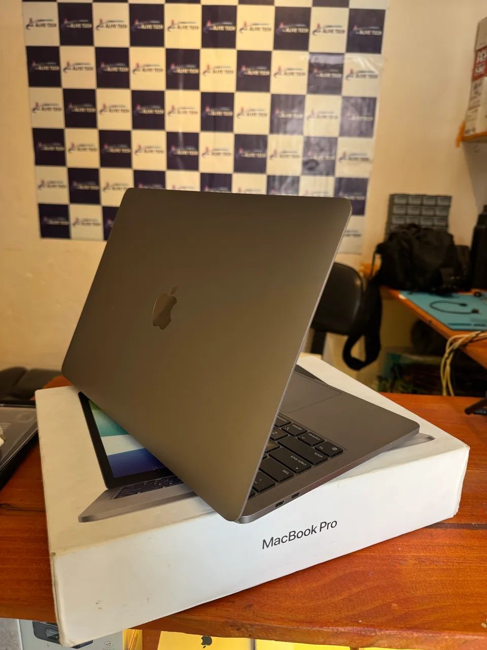 MacBook Pro completo todo original 