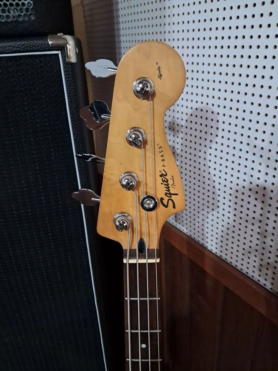 Squier PrecisionBass2001年 Baixo squier precision - Instrumentos musicais - Bacacheri