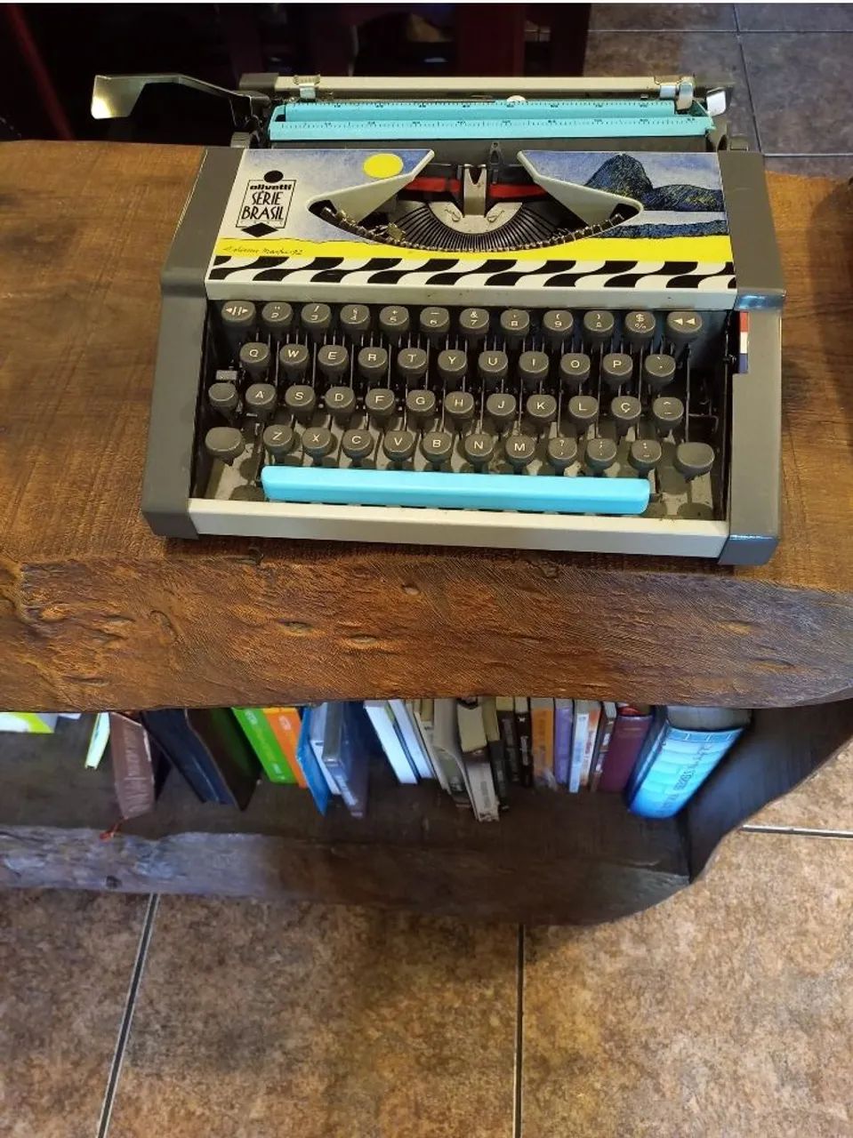 Máquina de escrever Olivetti  - novíssima  - Foto 2