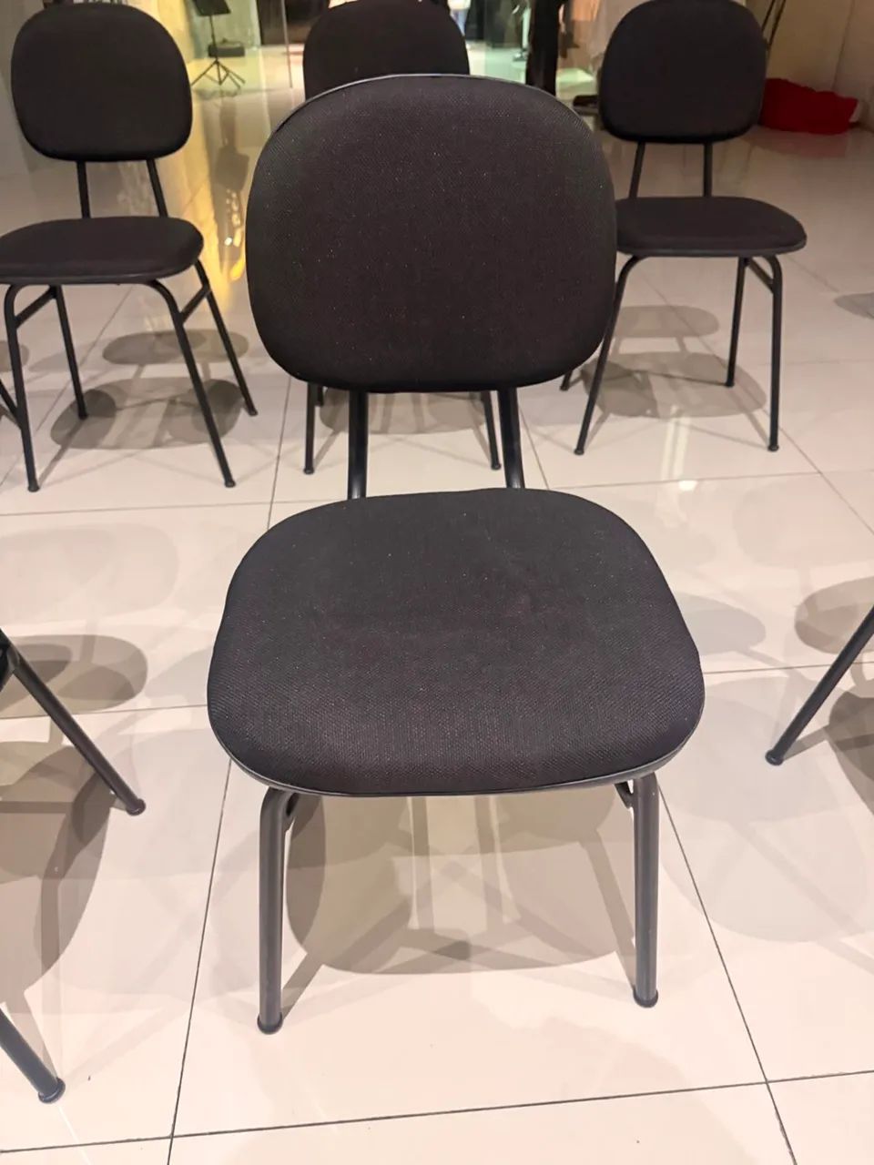 Cadeiras estofadas igreja ou salão  - Foto 3