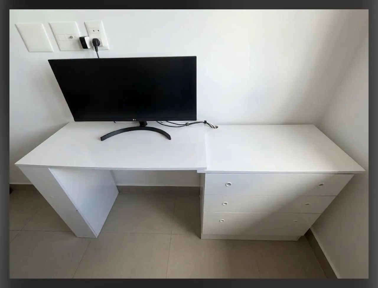 Escrivaninha/trocador 
