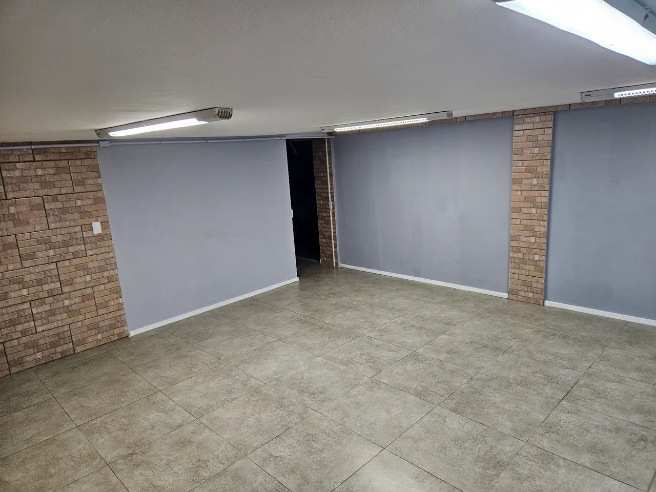 Sala Comercial 40 m2 excelente localização em Barreiros/São José  - Foto 4