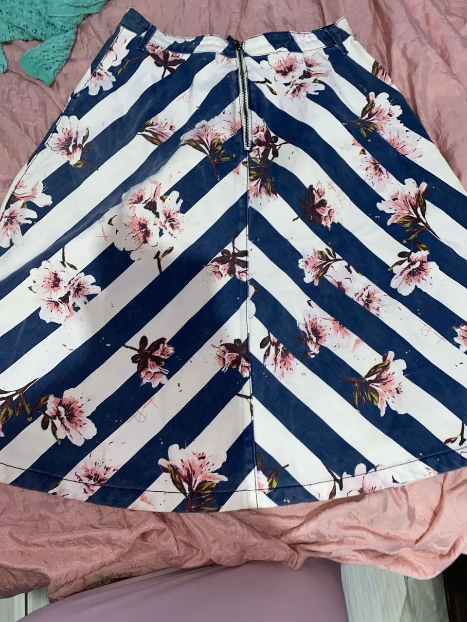 Saia listada com flores - Foto 2