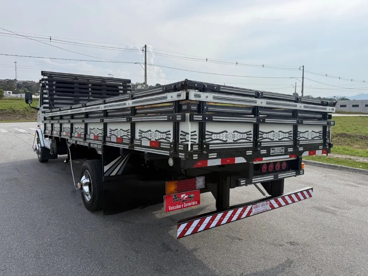 MB 710 Plus 2010 Carroceria  - Foto 5