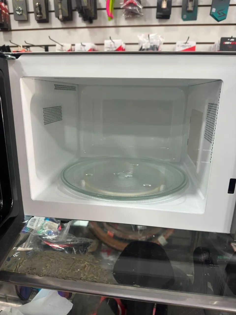 Microondas Eletrolux 23L NOVO sem uso - Foto 4