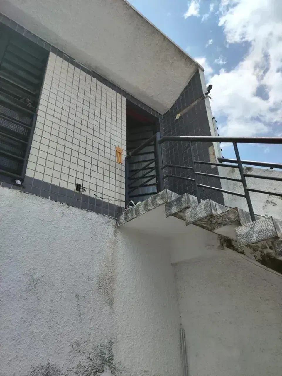 Vendo Prédio de 887m² com Kitnetes - Foto 2