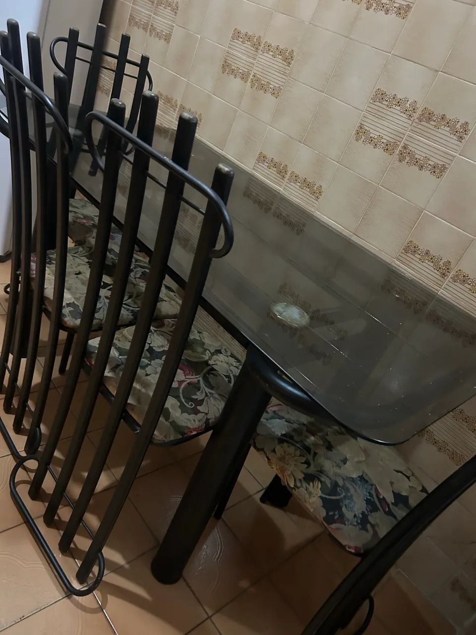 Mesa de vidro com cadeiras - Foto 2