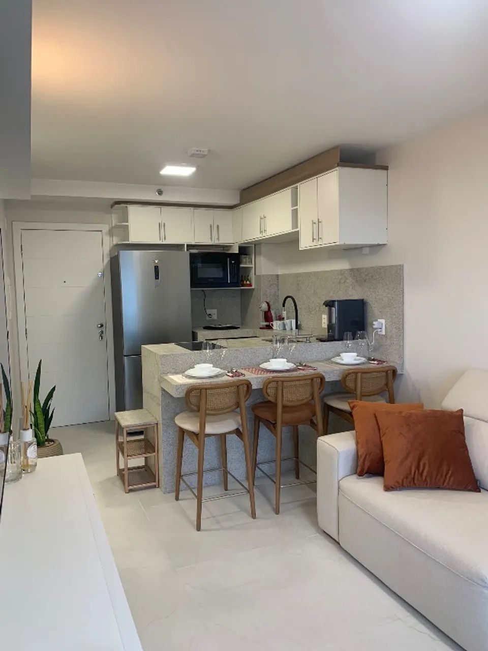 VENDA | LOCAÇÃO | Flat no Ed. BIARRITZ | SNH Quadra 1 Bloco C