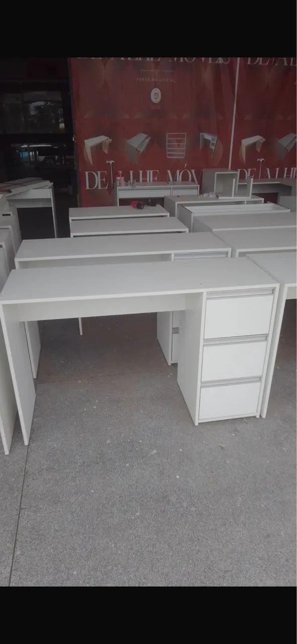 Mesa/ escrivaninha 