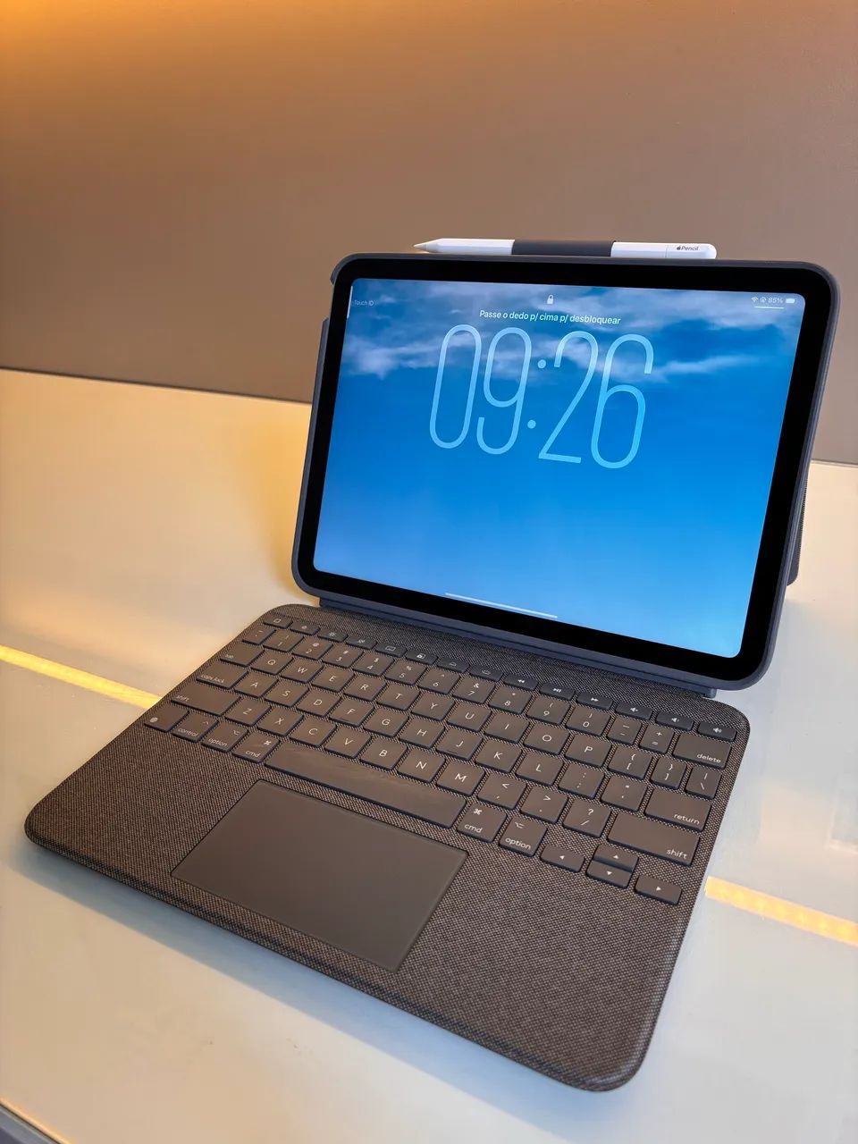 iPad A16 + Apple Pencil USB-C + Logitech Combo Touch - Foto 3