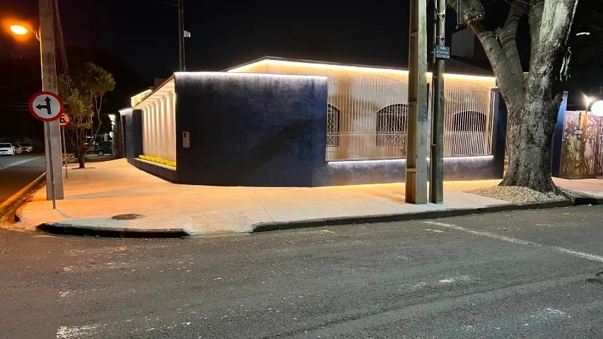 Conjunto de SALAS COMERCIAIS - 8 salas (200m2) e 8 vagas de garagem!! - Foto 3