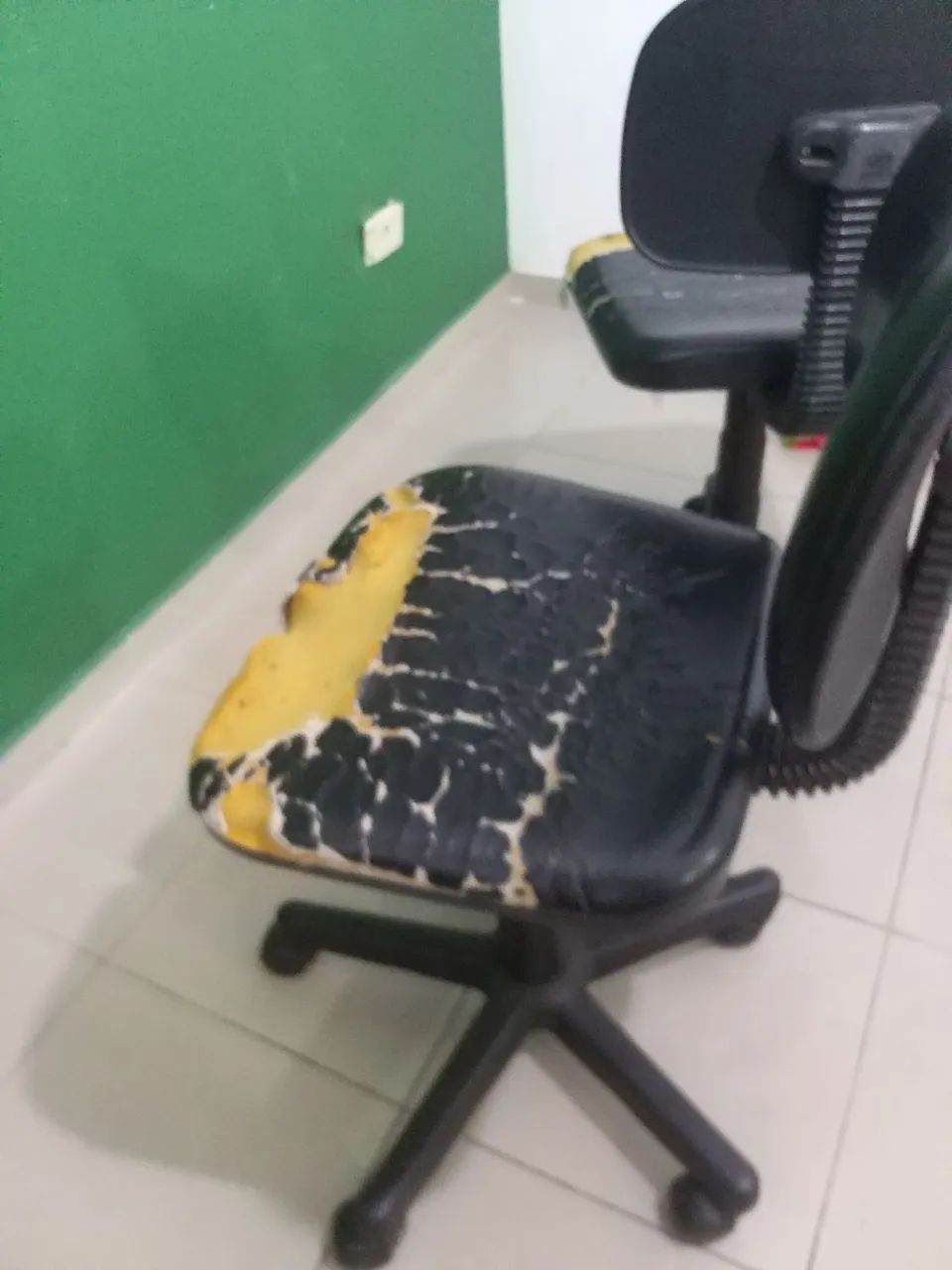  Cadeiras giratória usada 