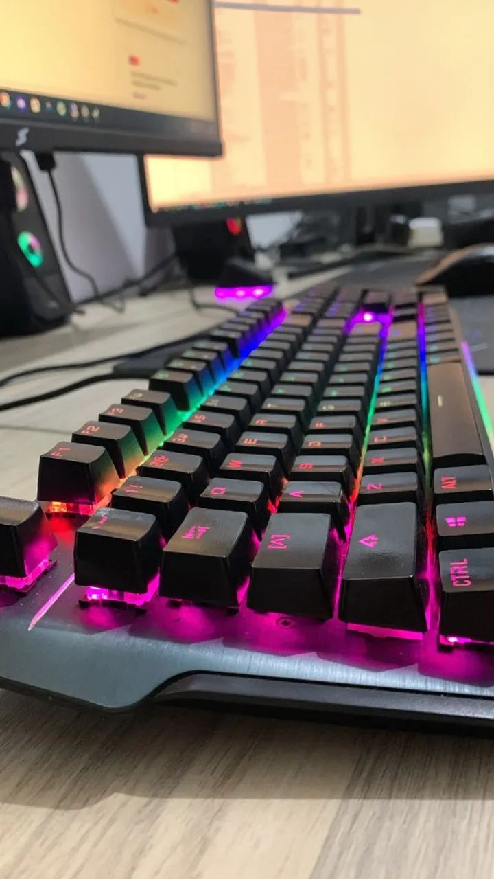 Teclado HyperX mecânico