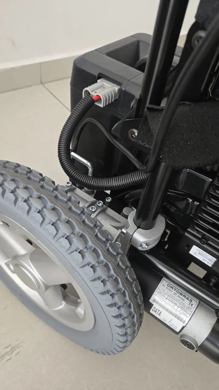 Cadeira de rodas motorizada ortobras  - Foto 3