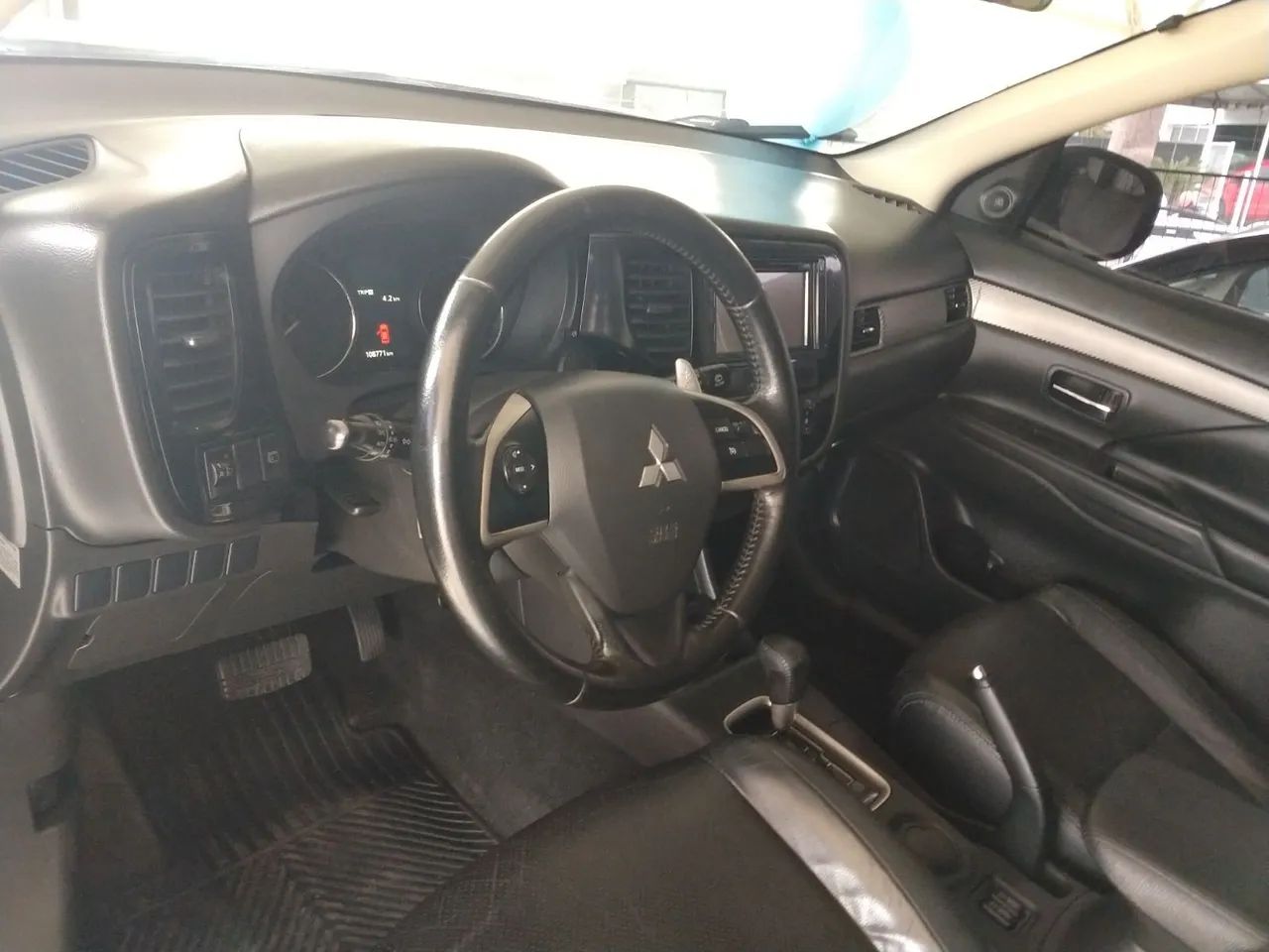 Mitsubishi Outlander 2015