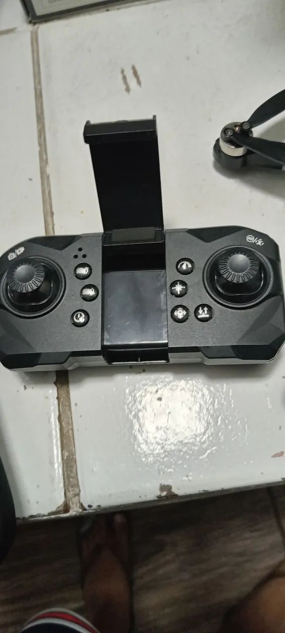 Drone tamanho pequeno dobrável  - Foto 3