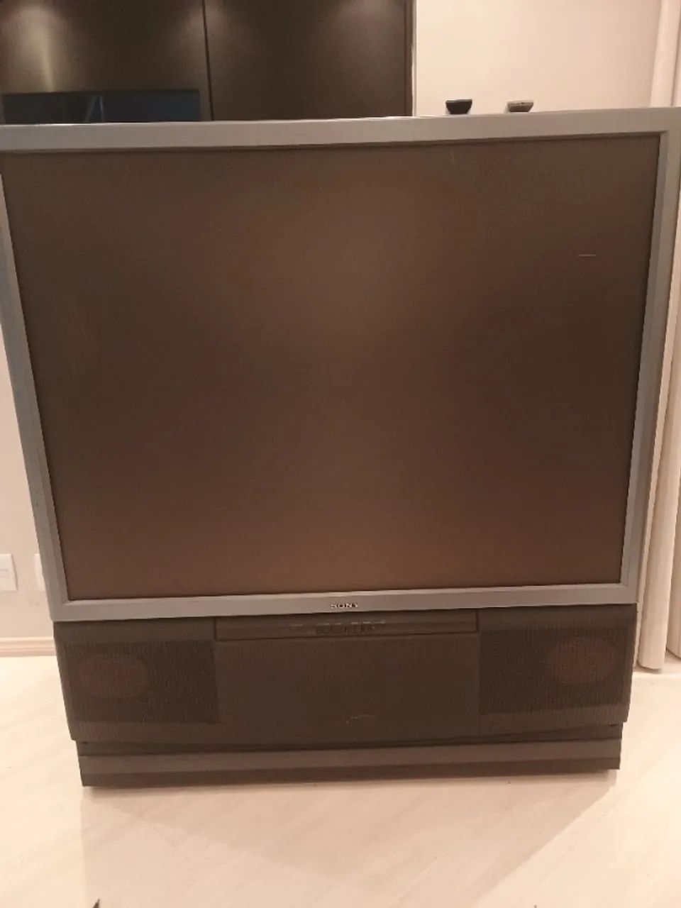 Tv Sony retroprojetor modelo KP-61S35 - Foto 2
