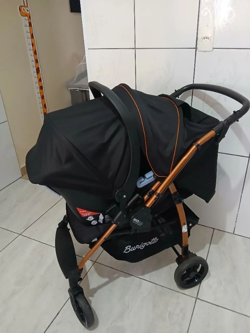 Carrinho de bebê com bebê conforto  - Foto 5