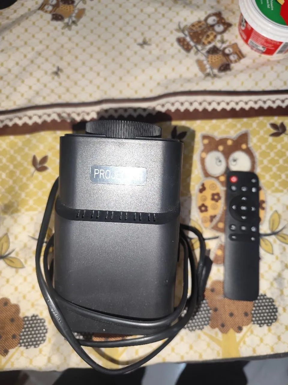 Projetor Davely HY320 Mini Portátil 4K UHD com Wi-Fi e Bluetooth