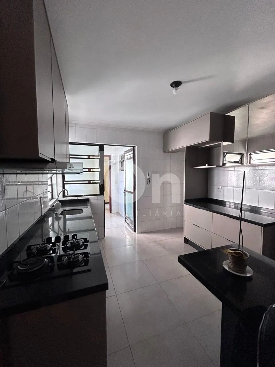 Apartamento de 3 dormitórios no Estreito