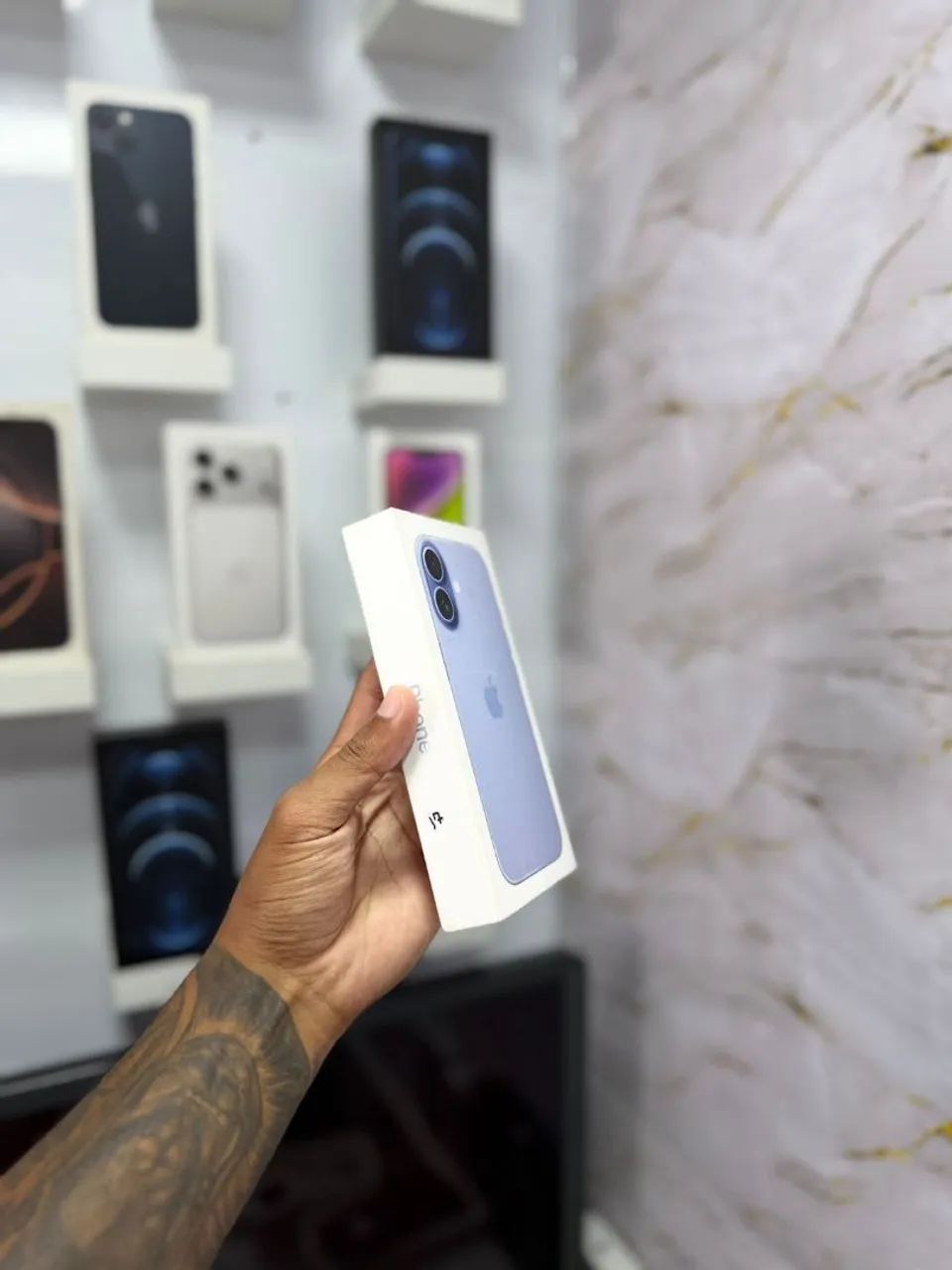 IPHONE 16 256GB<br>R$ 5.899,00 - Foto 2
