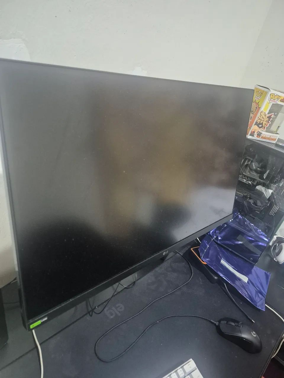 Monitor LG Ultra Gear 180hz com Braço Articulado