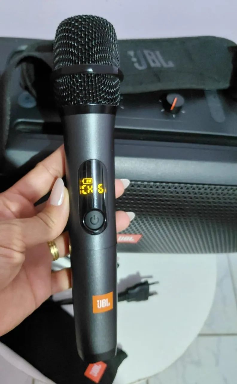 Caixa de Som JBL PartyBox On The Go (com microfone) - Foto 2