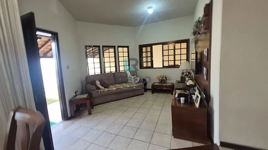 CASA COM PISCINA NA VILA HEPACARÉ EM LORENA-SP