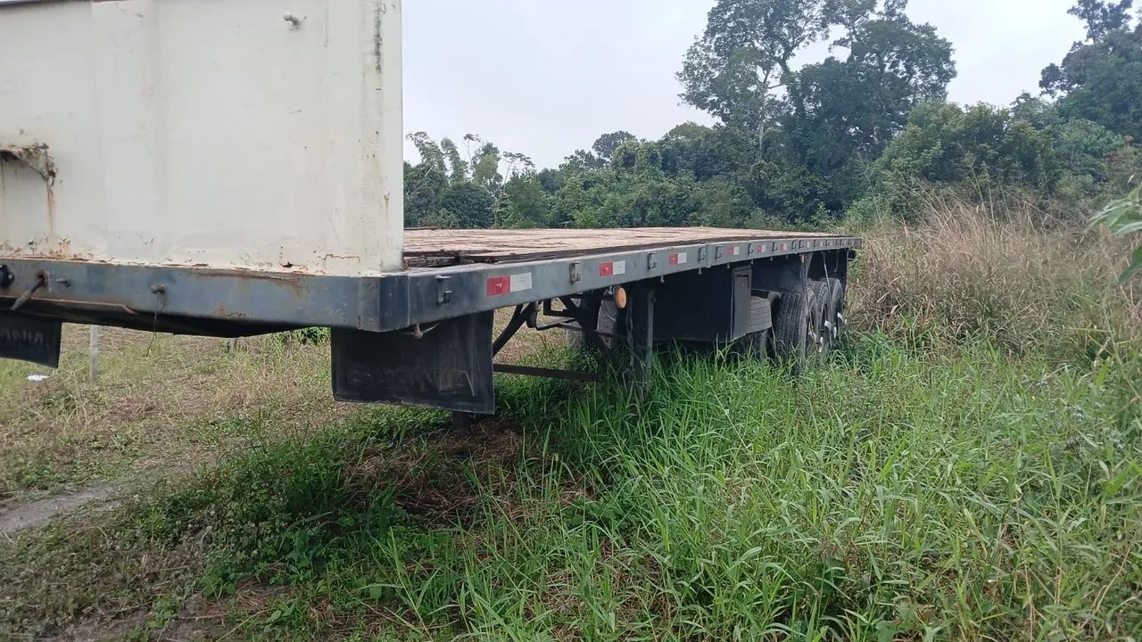 Carreta porta Container e graneleiro 