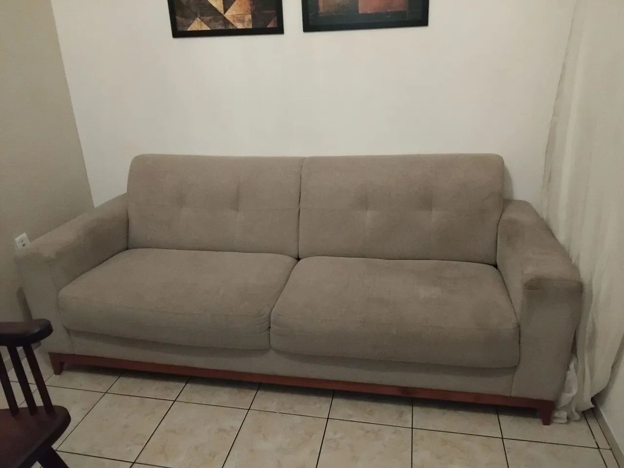 Sofá  só precisa de uma lavagem a seco - Foto 2