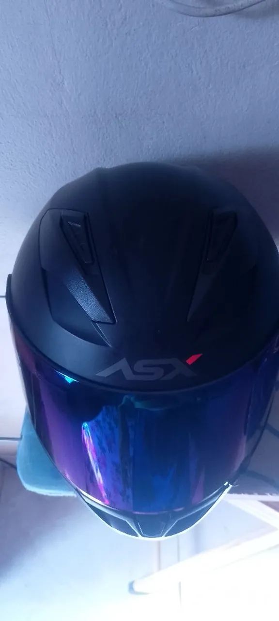 Vende um capacete 