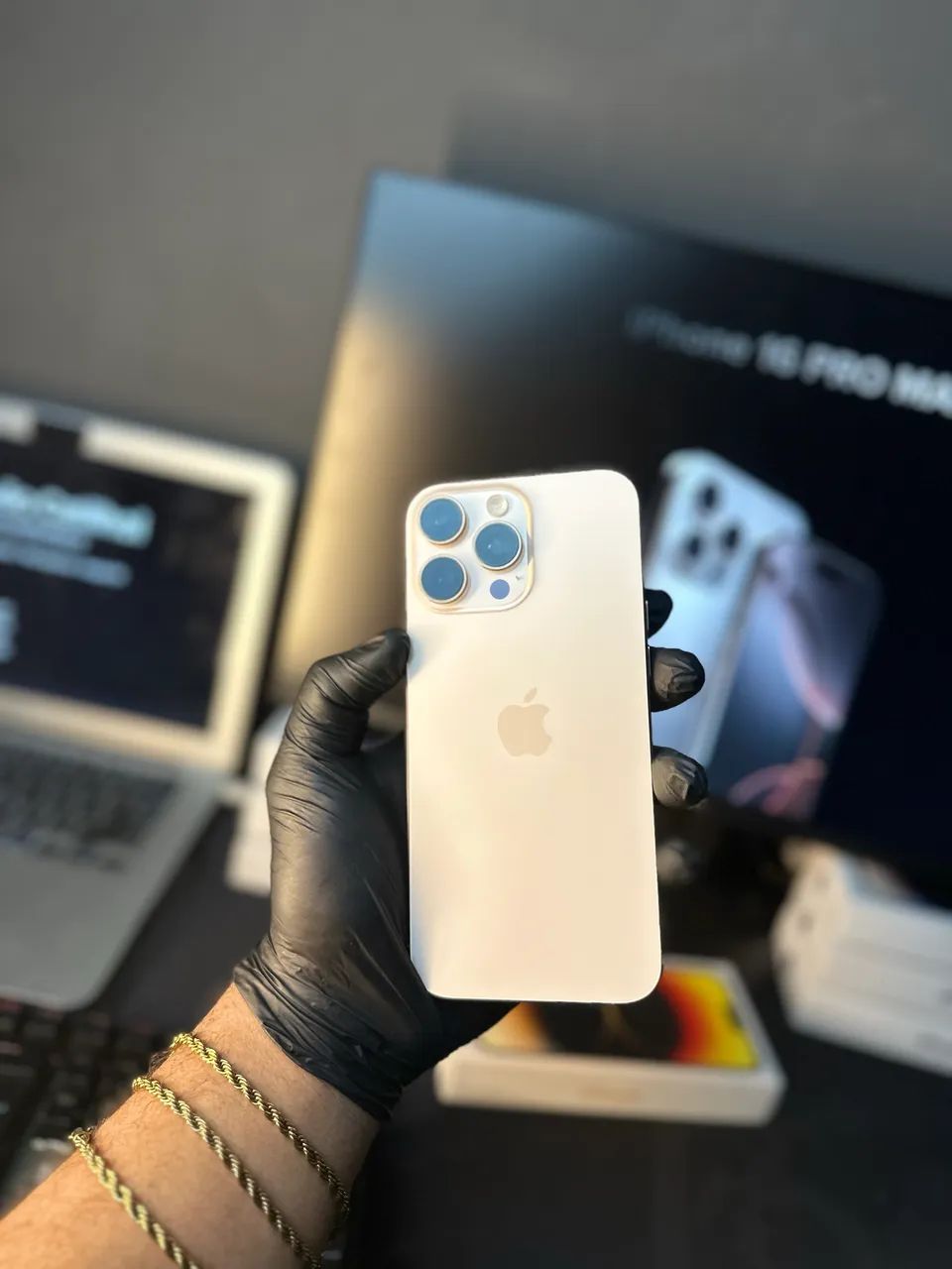 iPhone 16 PRO MAX - 256GB 