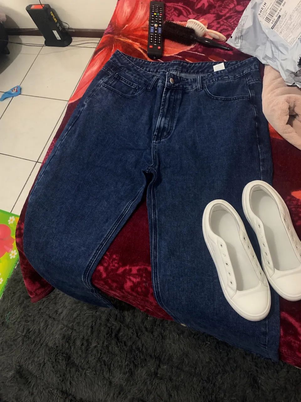 Vende-se calça nova nunca usada 