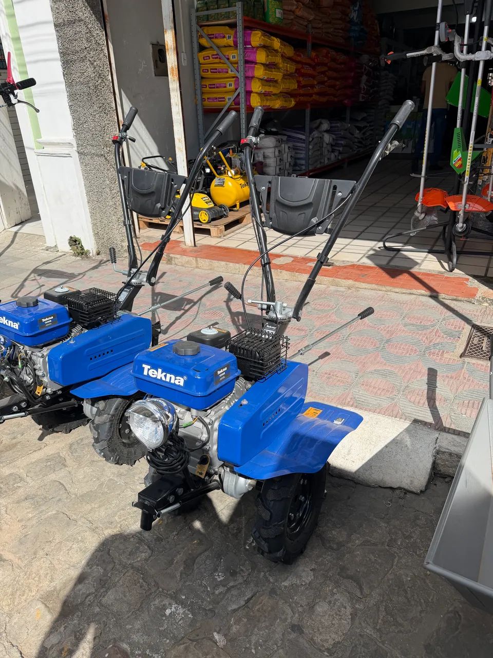 Motocultivador TK 90 Tekna gasolina 7 HP  - Foto 3