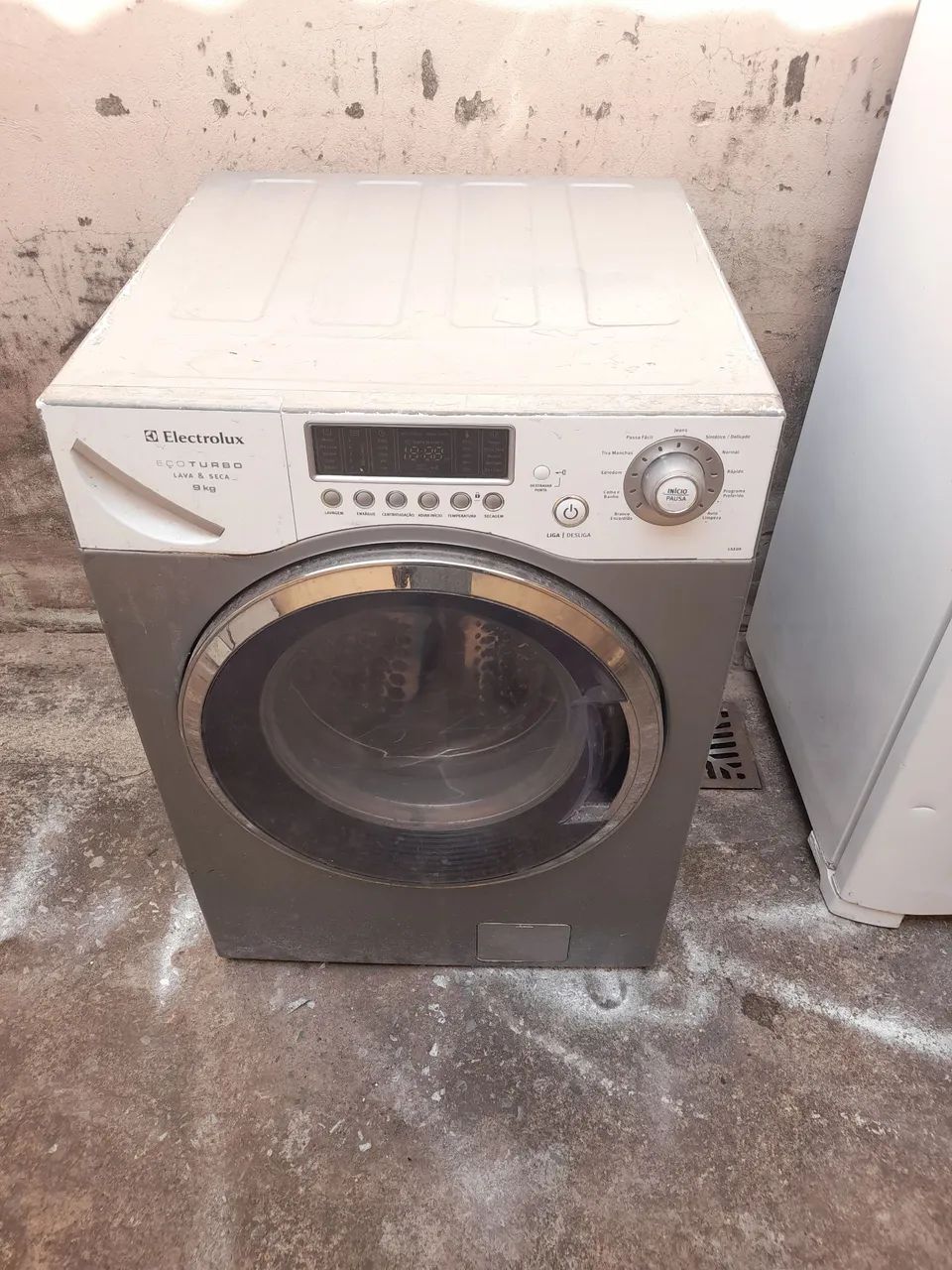 Maquina de lava e seca 9 kilos com defeito 