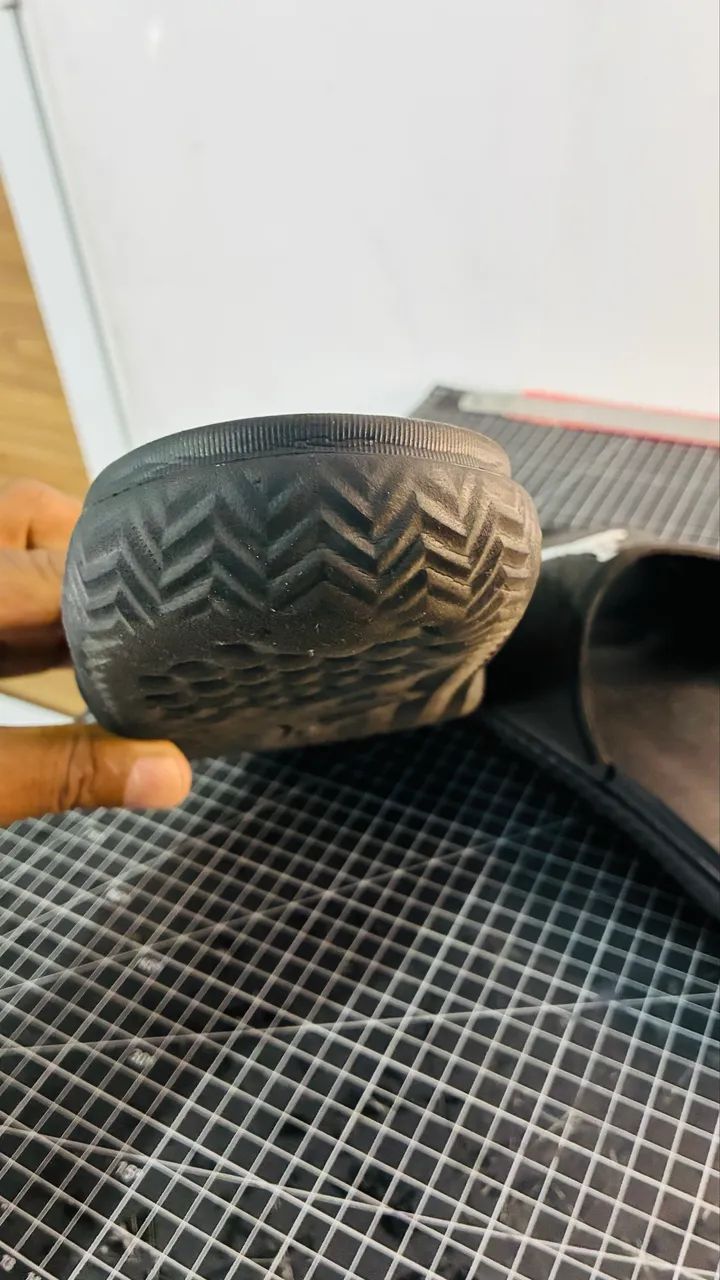 Chinelo slide jordan 43/44 - Foto 2