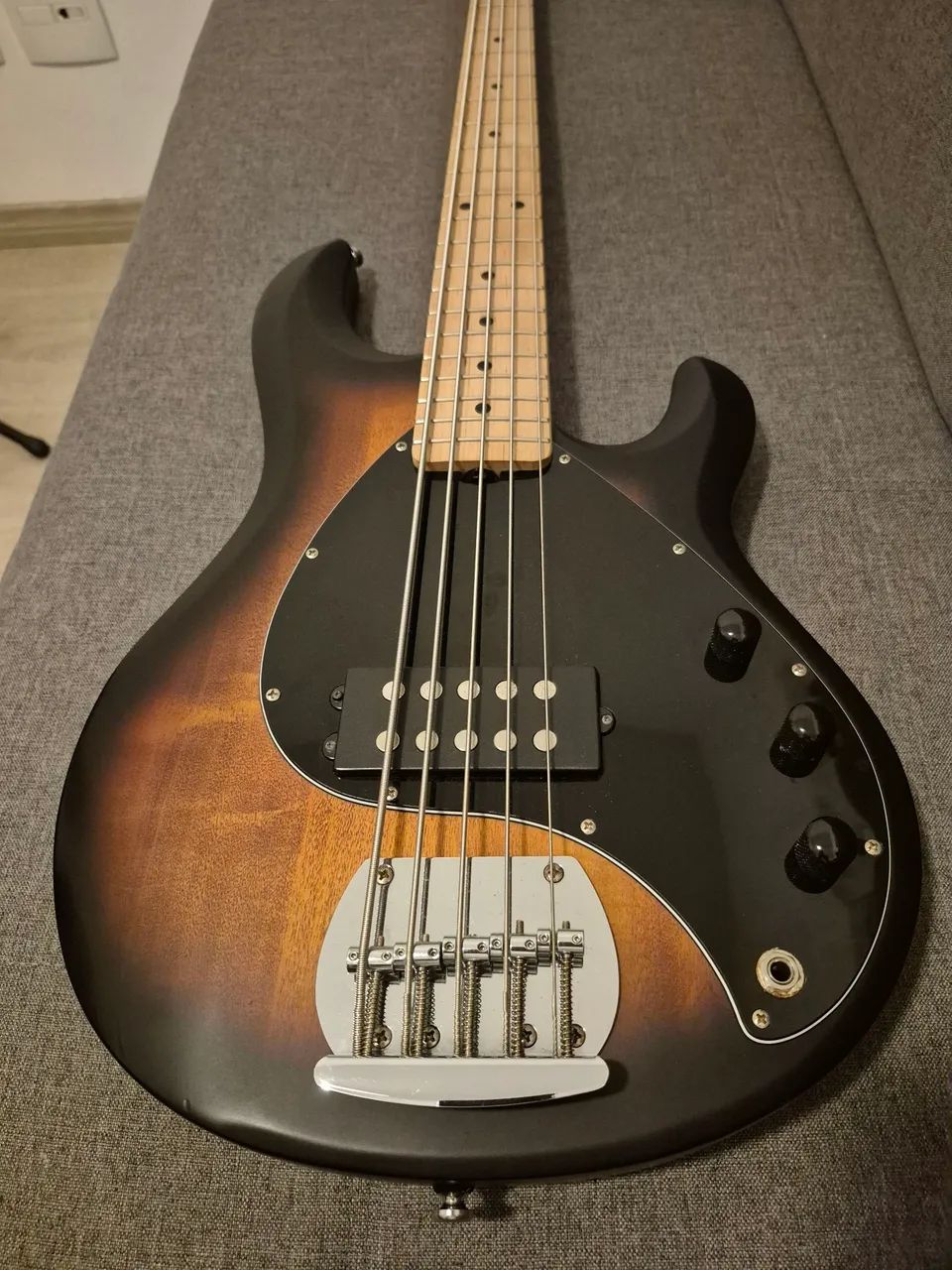 Baixo Sterling StingRay 5 Sunburst - Foto 5