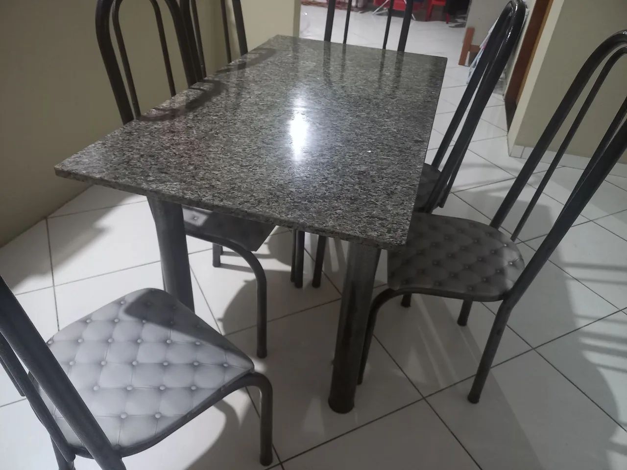 Mesa com 6 cadeira - Foto 2