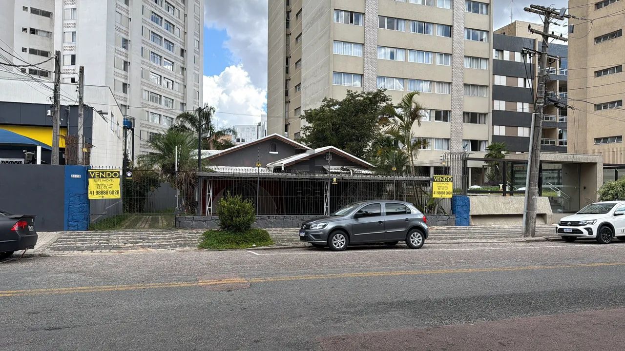Ótimo terreno no Alto da Glória!