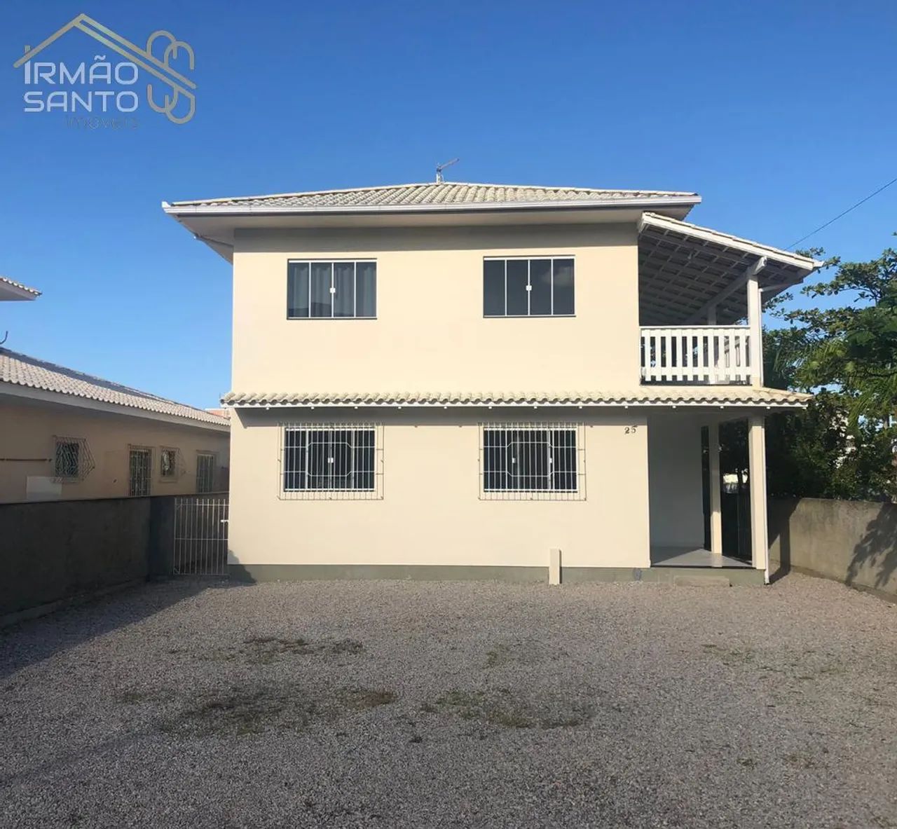 TEMPORADA: Casa 4 dormitórios c/ar, Praia de Palmas.
