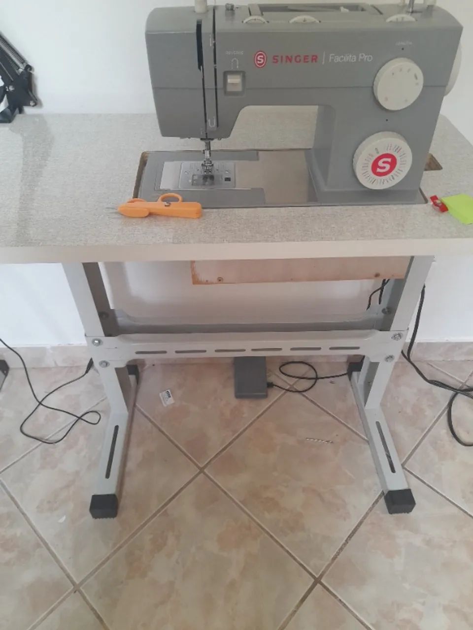 Mesa para máquina de costura